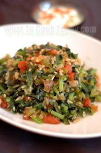 Collard Greens Salad with Yogurt-Garlic Sauce