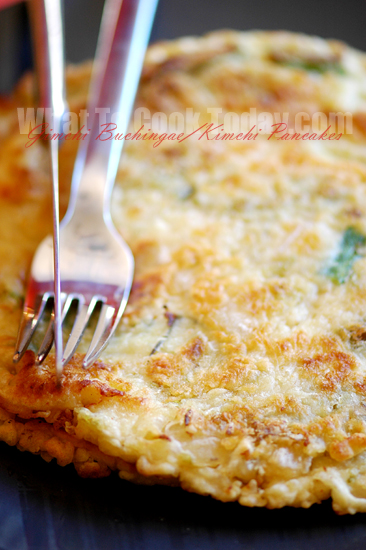 KIMCHI PANCAKES/GIMCHI BUCHINGAE