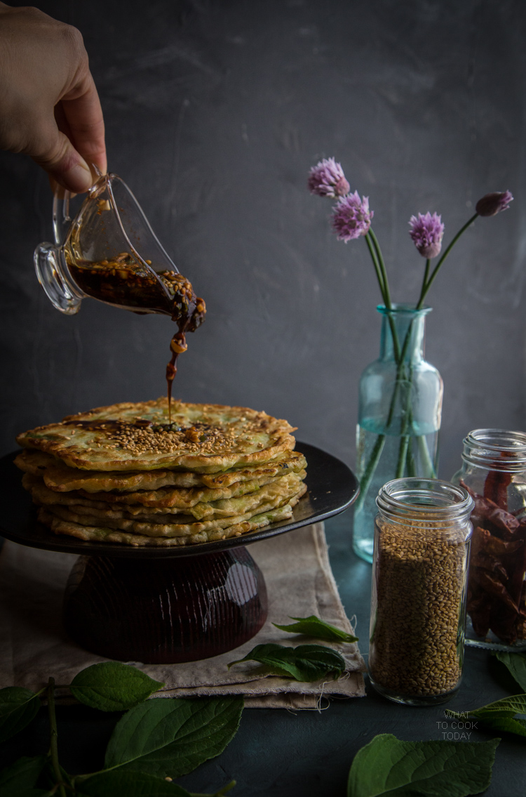 Korean leeks pancakes (Buchu buchingae)