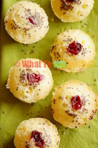 RICE FLOUR MUFFIN-CAKES WITH CHIA SEEDS