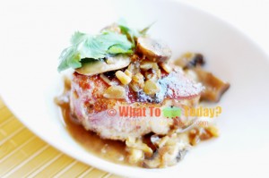 MOLOKAI LAMB LOIN WITH CABERNET-GARLIC SAUCE