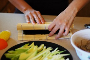 HOW TO ROLL SUSHI