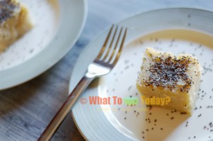 SEMOLINA CAKE WITH COCONUT