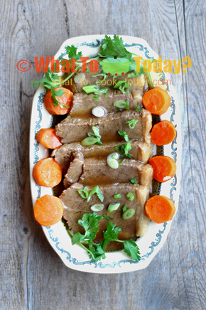 STEAMED BEEF BRISKET WITH WINE SAUCE STEAMED BEEF BRISKET WITH WINE SAUCE