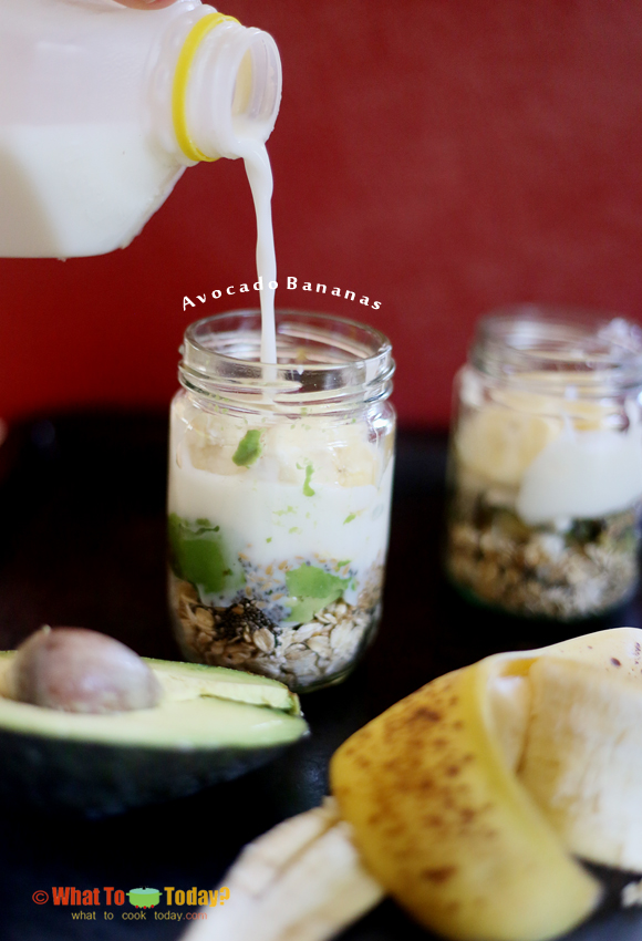 REFRIGERATED RAW OATMEAL Refrigerated raw oatmeal (overnight oats). Creamy and convinient for healthy nutritious breakfast