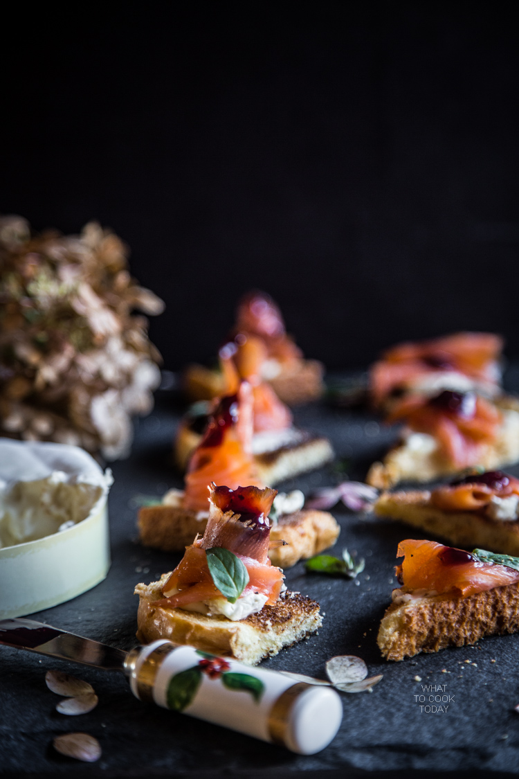 What To Cook Today: Smoked salmon canapé. Easy delicious party food #ad #EasyHolidayEats
