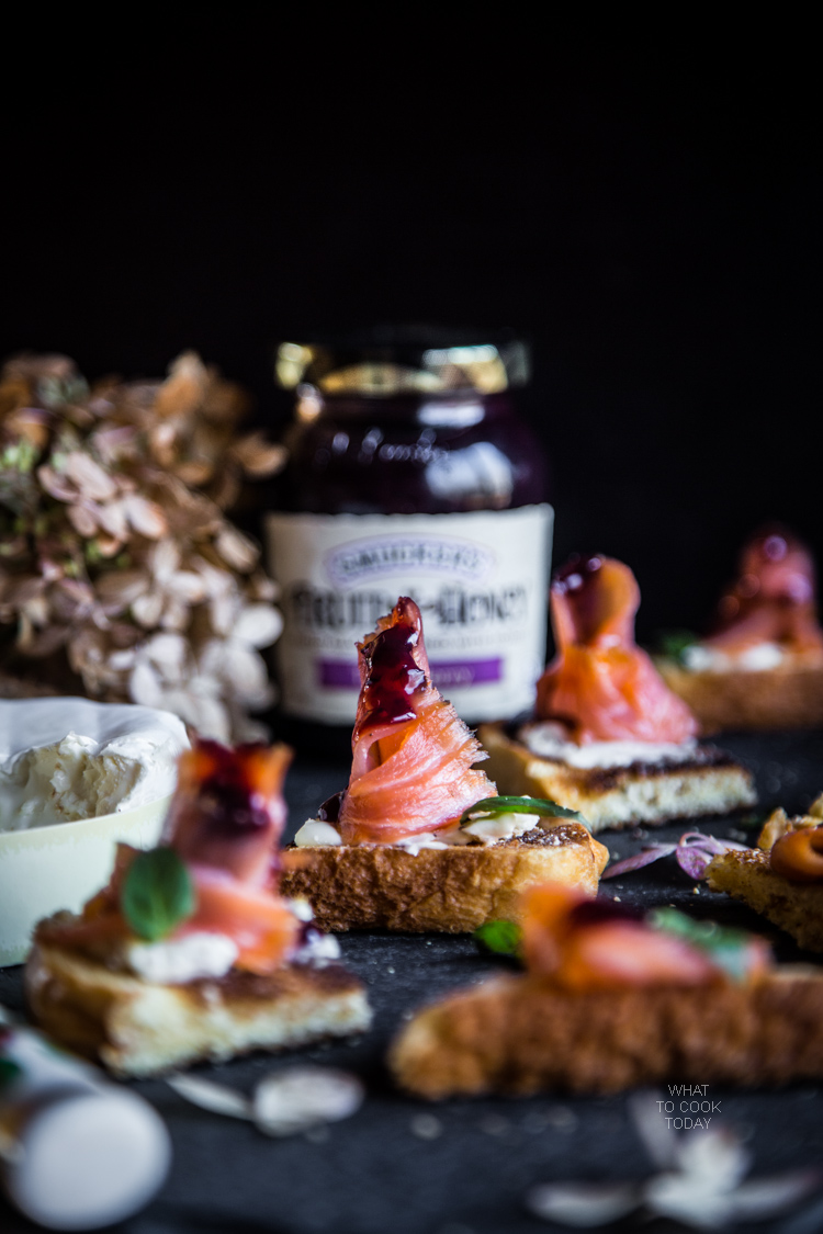 What To Cook Today: Smoked salmon canapé. Easy delicious party food #ad #EasyHolidayEats