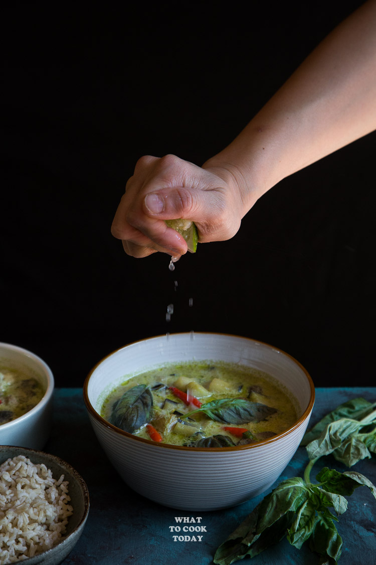 How to make Thai Green Curry (with homemade curry paste). Delicious and easy Thai Green Curry (with homemade curry paste) recipe. Click through for full recipe and step by step instructions