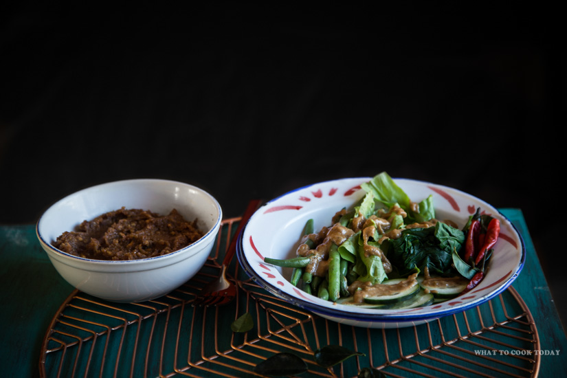 Pecel (Indonesian peanut sauce for salad)