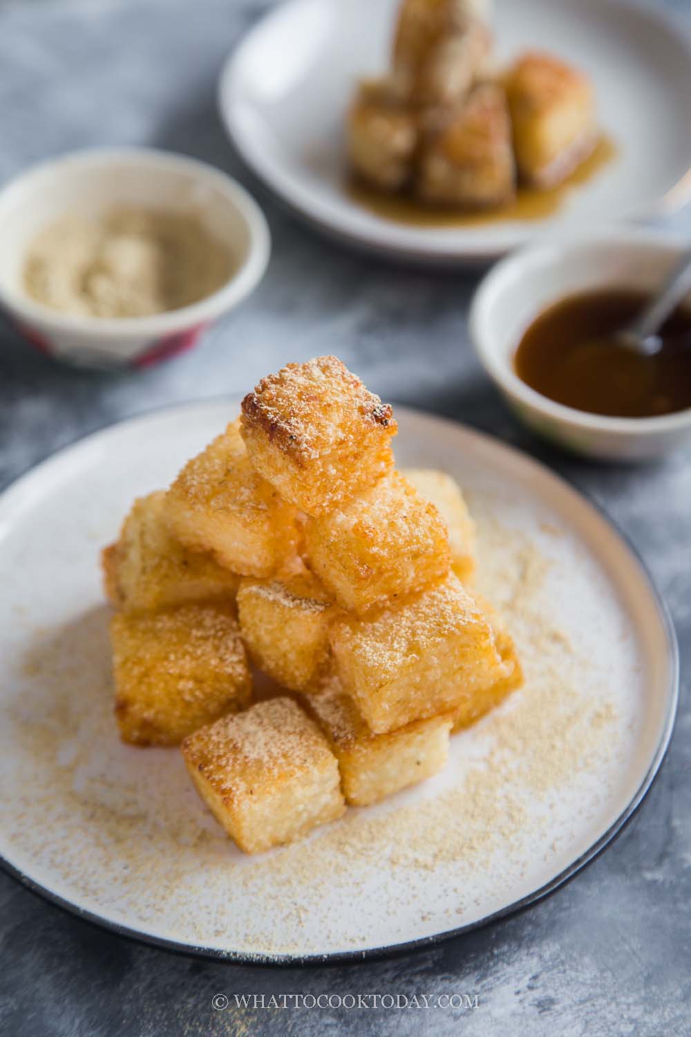 Fried Pounded Glutinous Rice Cake with Brown Sugar Syrup (Hong Tang Ci Ba)