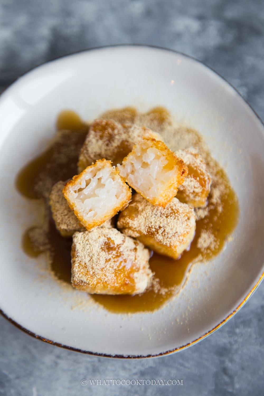 Fried Pounded Glutinous Rice Cake with Brown Sugar Syrup (Hong Tang Ci Ba)