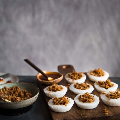 Chwee Kueh (Steamed Water Rice Cake with Preserved Turnip)