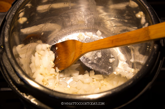 Easy Yam / Taro Rice (Rice Cooker or Pressure Cooker)