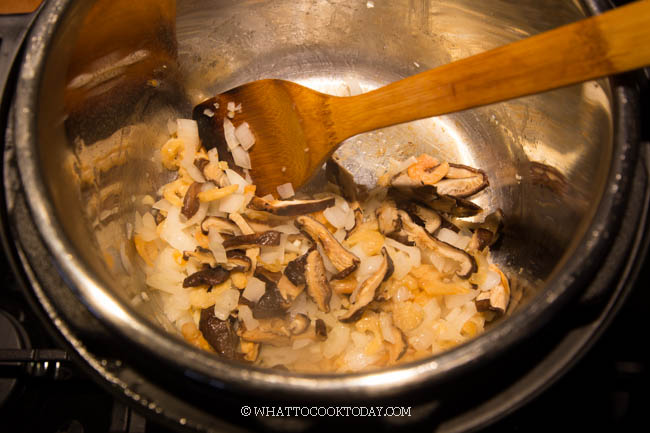 Easy Yam / Taro Rice (Rice Cooker or Pressure Cooker)