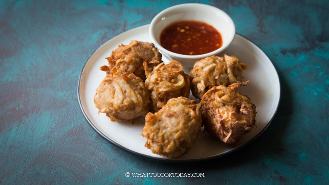 Talas Goreng Uyen (Fried Taro Fritters)