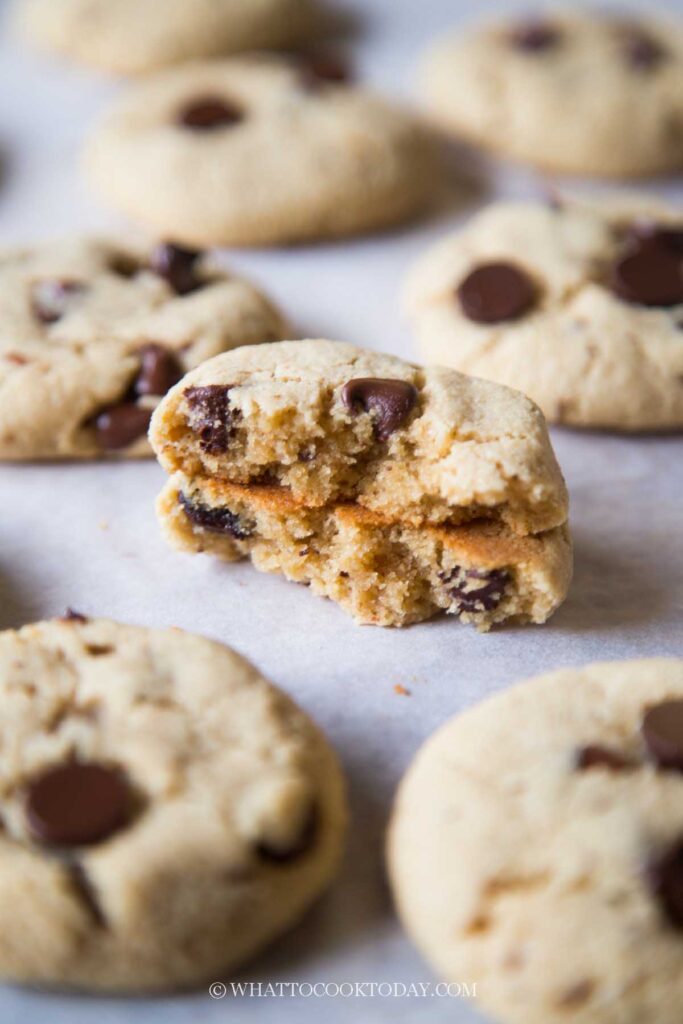 Almond Flour Chocolate Chip Cookies