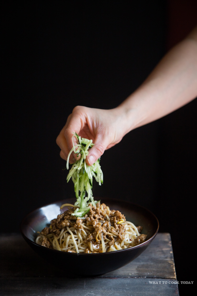 Zha Jiang Mian (Noodles in bean sauce)