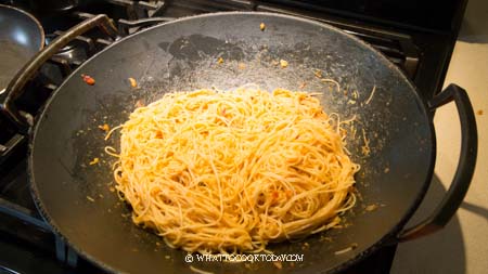 Peranakan Dry Fried Mee Siam (Malay Stir-Fried Rice Vermicelli Noodle)