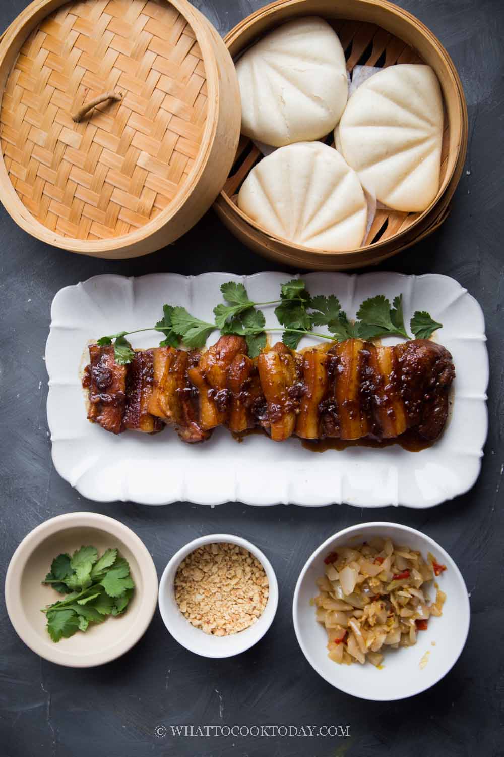 Kong Bak Bao / Gua Bao (Braised Pork Belly Steamed Buns)