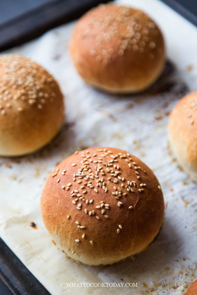 How To Make Hu Jiao Bing (Taiwanese Pepper Meat Buns)