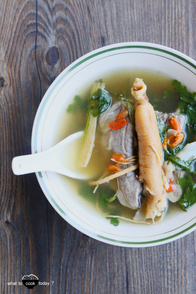 pork ribs soup with ginseng