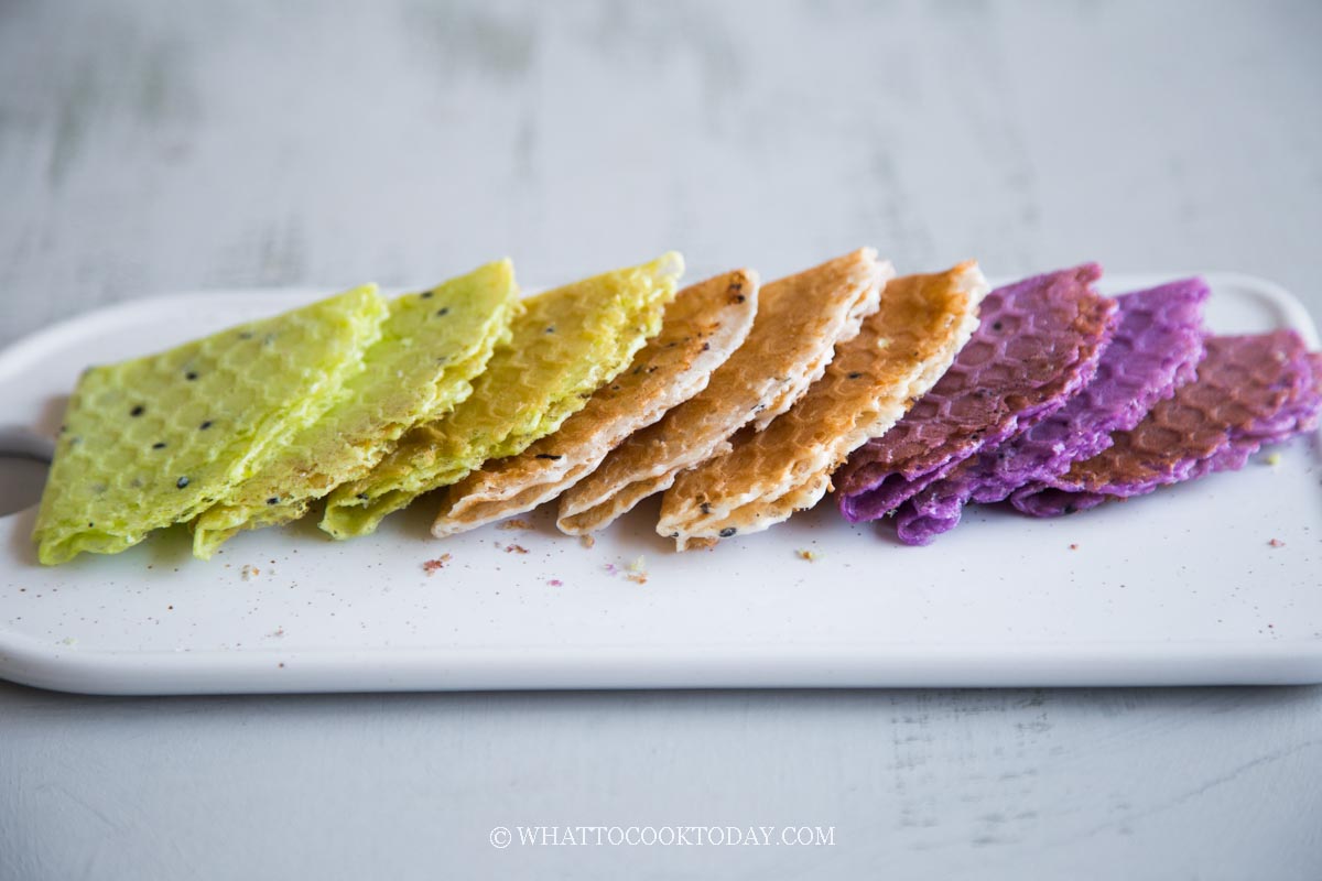 Kuih Kapit/Kue Semprong (Love Letter Biscuit/Crispy Coconut Rolls)