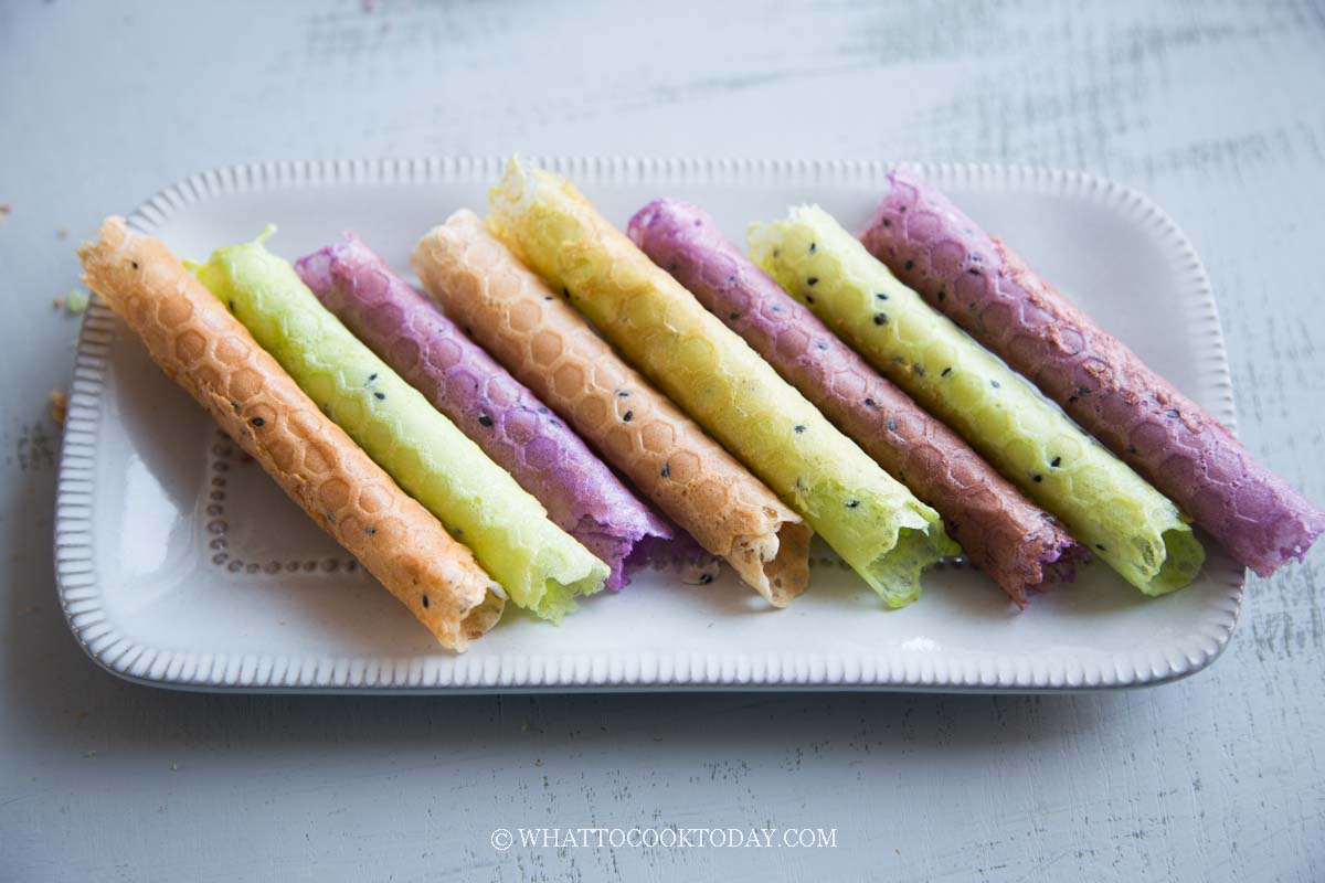 Kuih Kapit/Kue Semprong (Love Letter Biscuit/Crispy Coconut Rolls)