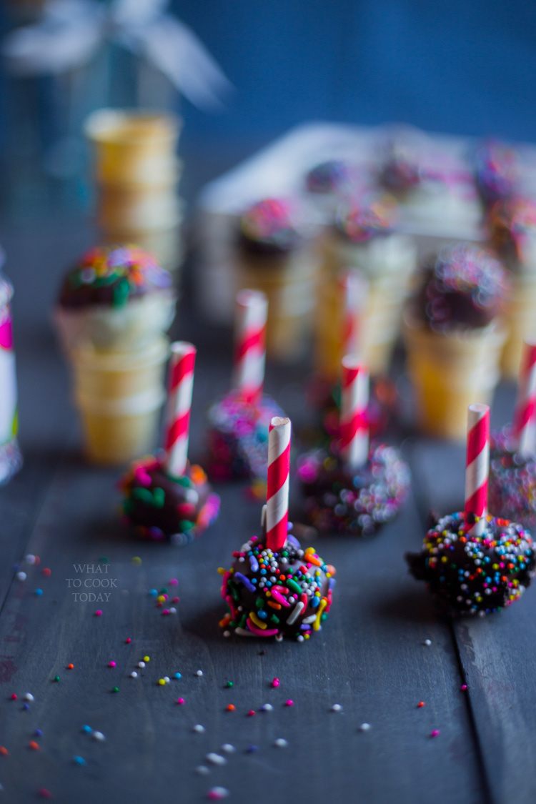 OREO Cookie Balls cones and pop sticks - What To Cook Today