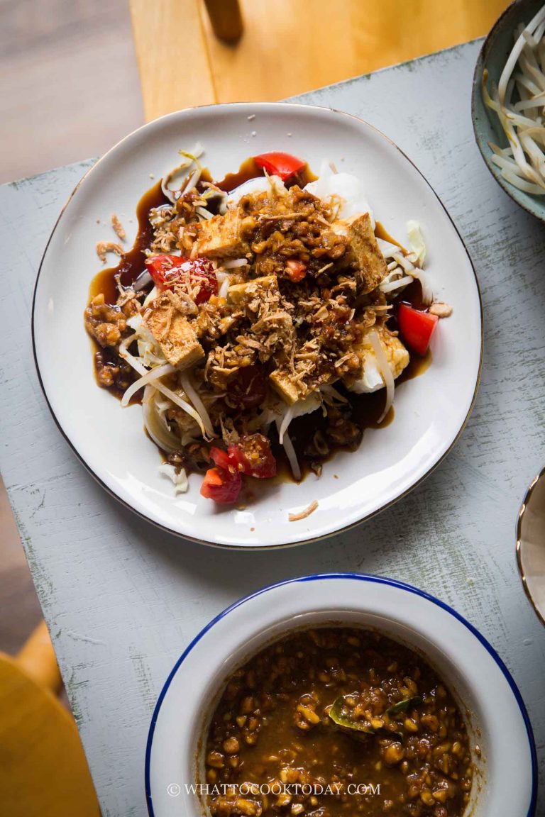 Tahu Goreng Kecap (Tofu with sweet soy sauce dressing)