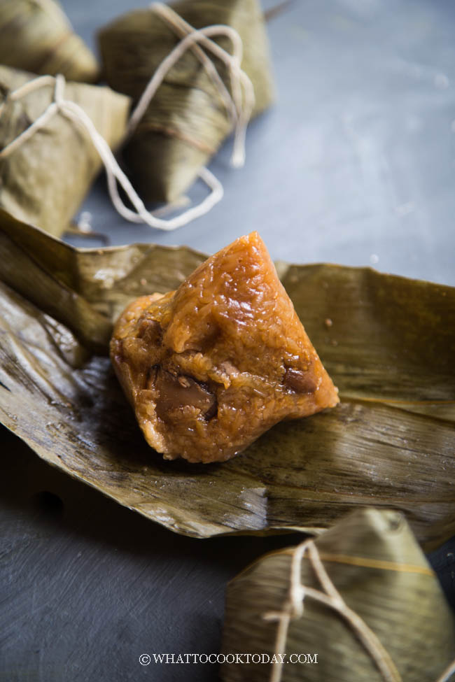 Fácil Hokkien Bak Chang (Zongzi-Dumplings de arroz pegajoso)