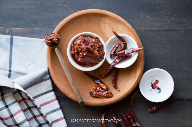 How To Make Basic Dried Chili Paste (Chili Boh / Cabe Giling)