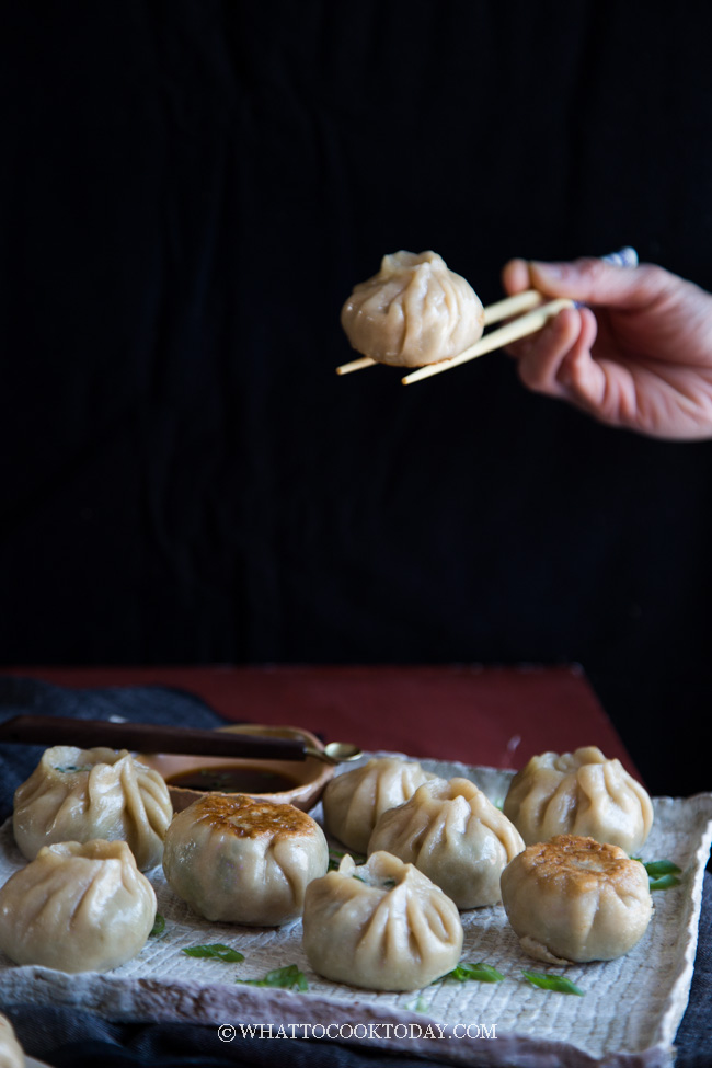 Pan-fried Pork and Chives Buns