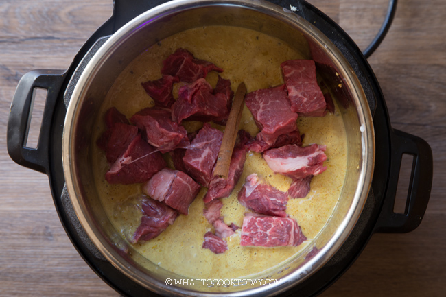 Rendang Sapi Padang (How To Make Real Deal Indonesian Beef Rendang)