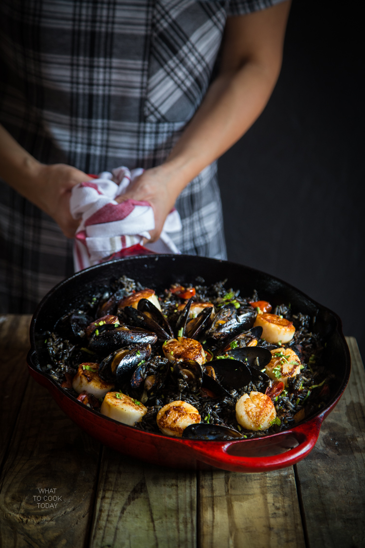 How To Make Squid Ink Seafood Paella