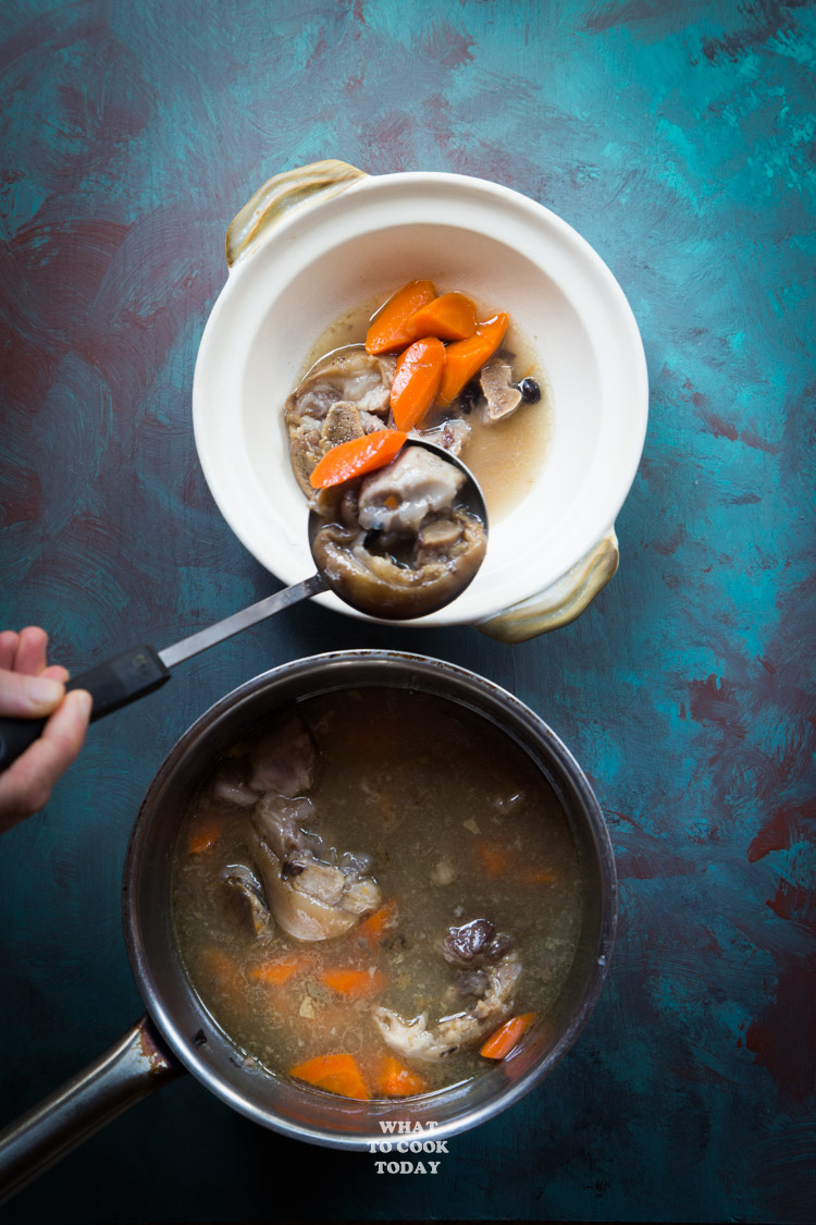 Sup Kaki Babi (Pork Hocks Black Bean Soup)