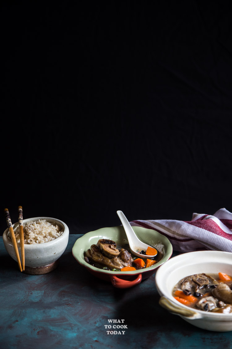 Sup Kaki Babi (Pork Hocks Black Bean Soup)