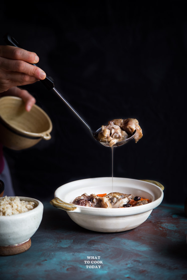 Sup Kaki Babi (Pork Hocks Black Bean Soup)