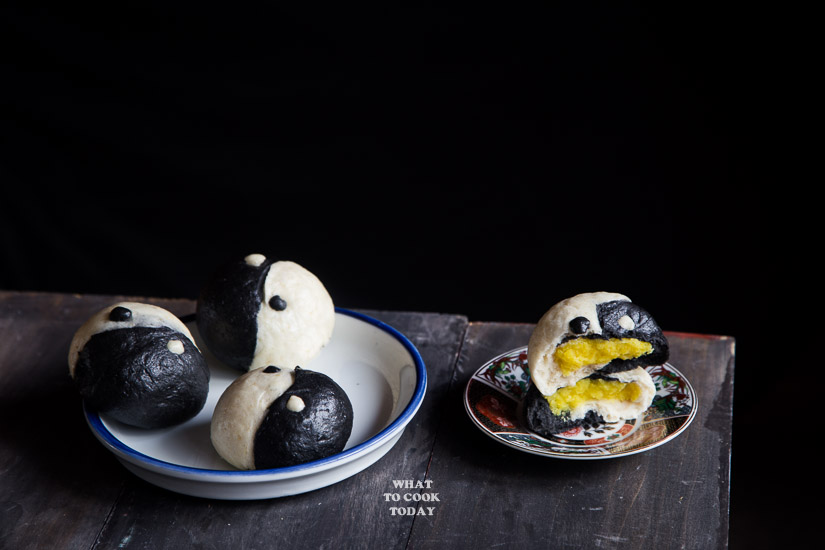 Yin Yang Sweet Mung Bean Paste Steamed Buns