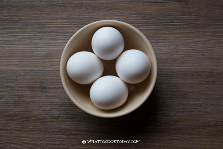 https://whattocooktoday.com/wp-content/uploads/2017/09/half-boiled-eggs-1.jpg