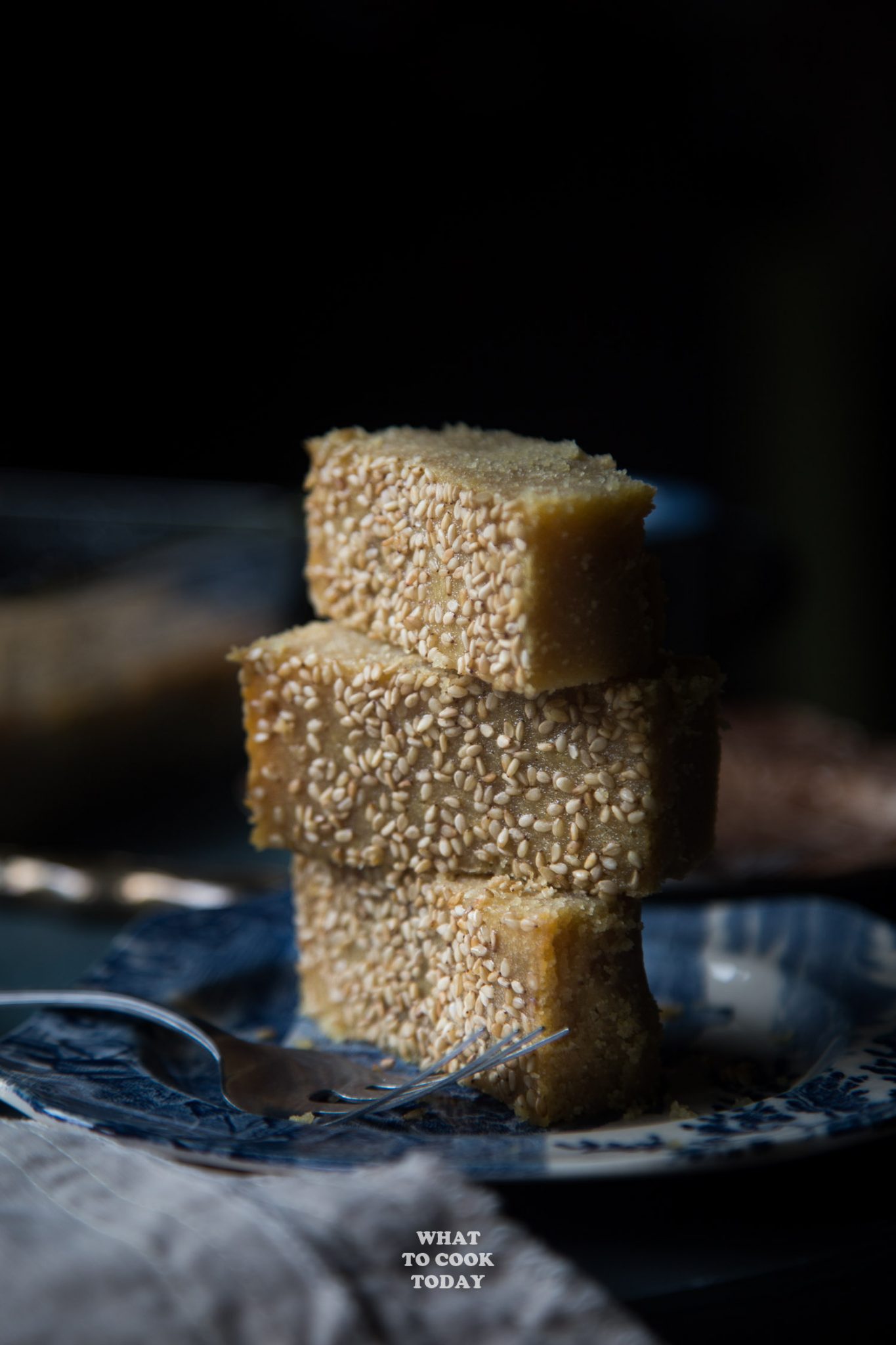 Burmese Semolina Cake (Shwe Gyi Sanwin Makin)