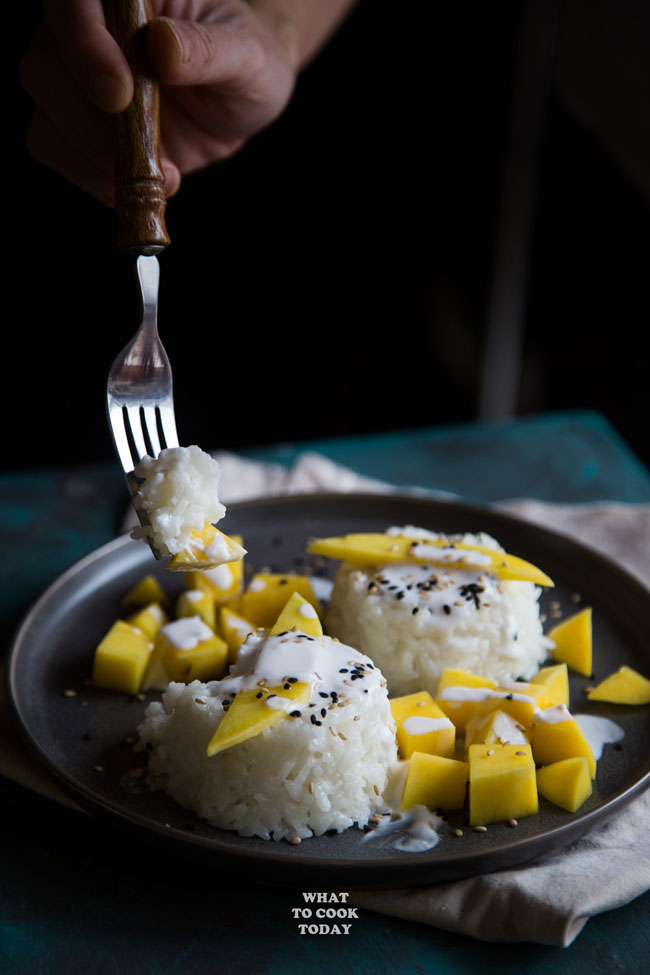 Instant Pot Thai Coconut Mango Sticky Rice (Khao Niao Mamuang)