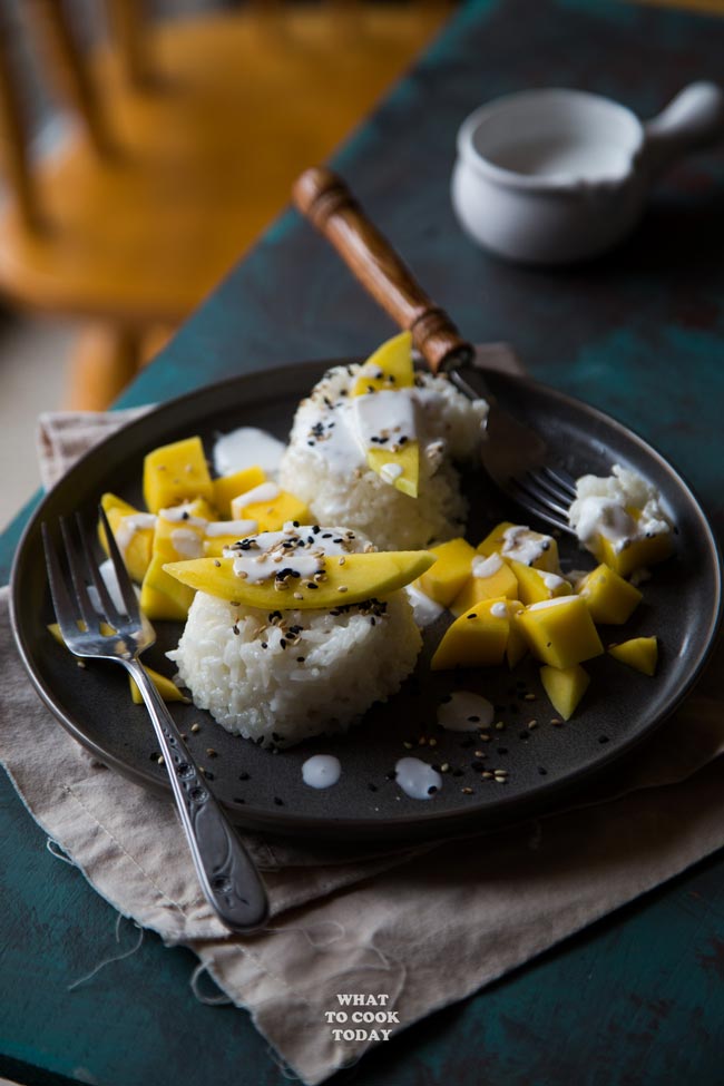 Instant Pot Thai Coconut Mango Sticky Rice (Khao Niao Mamuang)