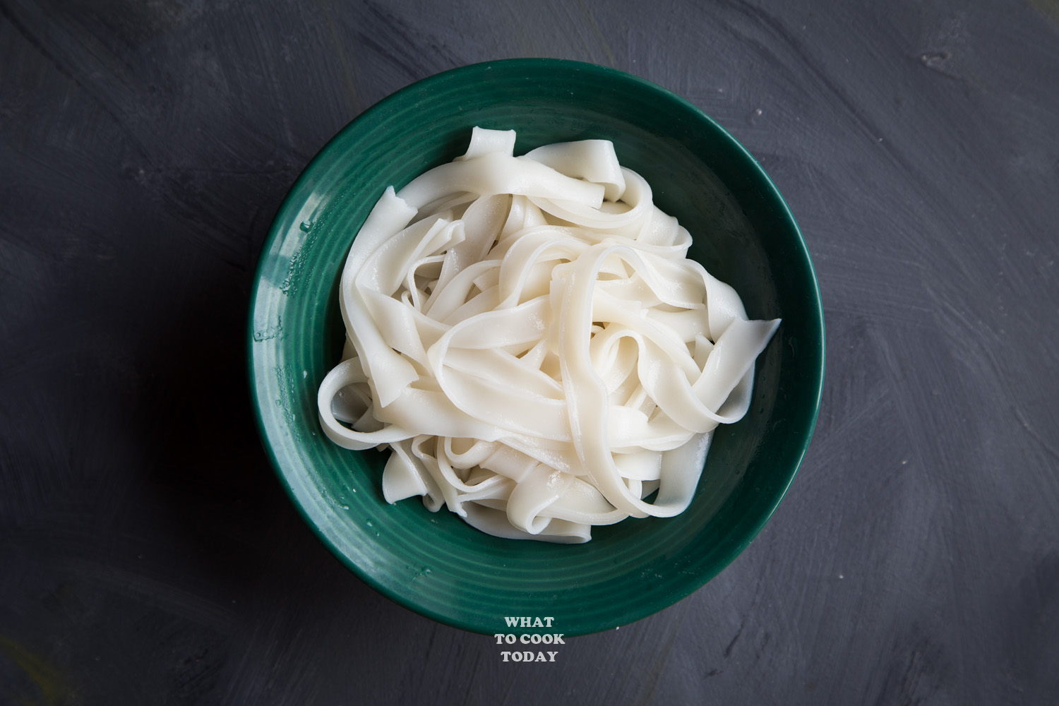 Wide rice noodles (ho fun) #instantpot #ricenoodles #noodlesoup #hofun #recipes 