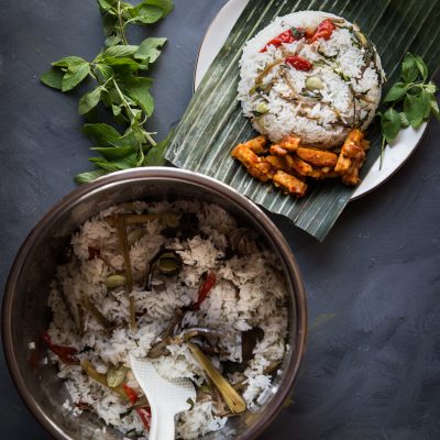 Nasi Liwet Sunda ( Indonesian Aromatic Spiced Coconut Rice)