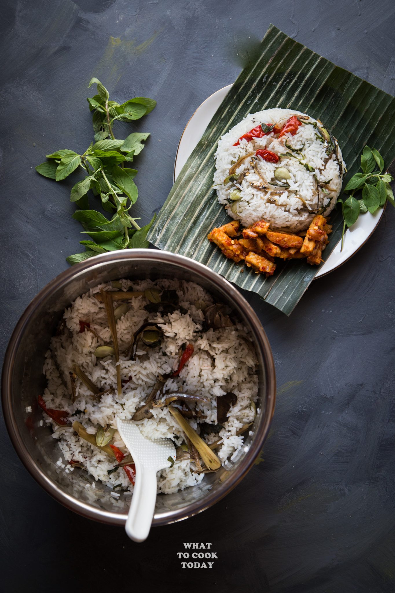 Nasi Liwet Sunda ( Indonesian Aromatic Spiced Coconut Rice)