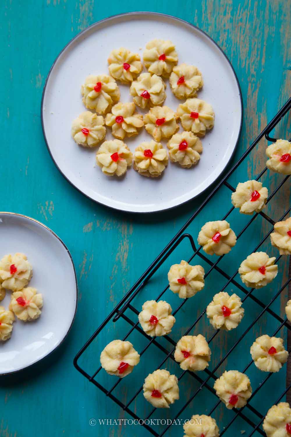 Kuih Dahlia Cherry Butter Cookies( Kuih Semperit/Semprit)