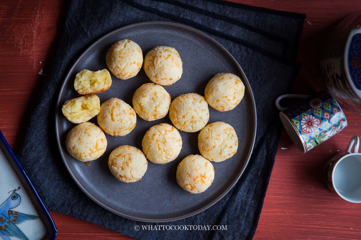 Super Easy Mini Cheddar Mochi Bread