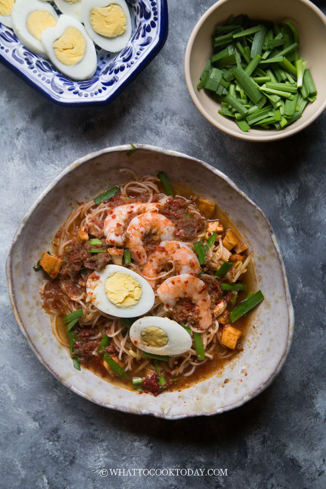 Peranakan Mee Siam Kuah (Nyonya Mee Siam with Gravy)