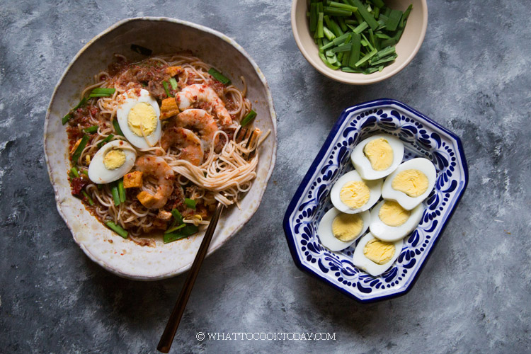 Peranakan Mee Siam Kuah (Nyonya Mee Siam with Gravy)