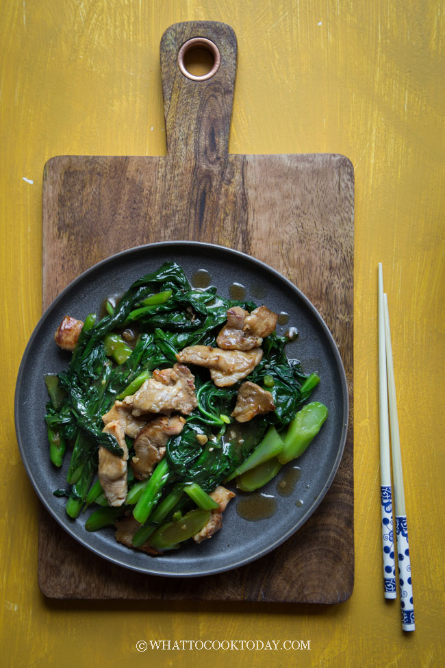 Stir-fried Gai Lan with Pork (How To Make in 4 Simple Steps)